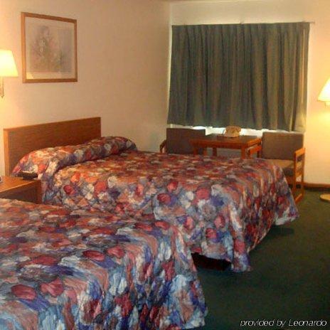 Anderson Chesterfield Travel Inn Daleville Zimmer foto